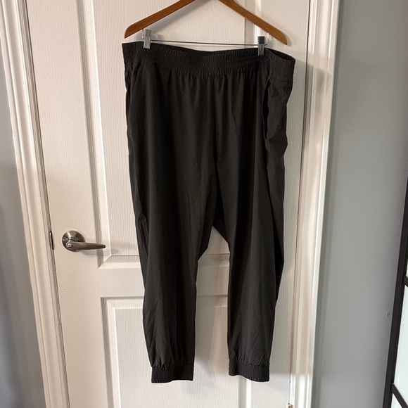 Old Navy Pants - Old Navy stretch tech XXL light pants